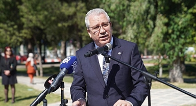 Ege Üniversitesinde “70. Yıl Anıtı” törenle açıldı