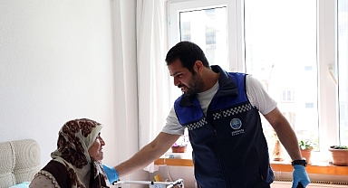 Evde sağlık ve destek hizmeti, yaşamlara dokunuyor.