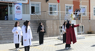 Geleceğin Mimarı Genç Beyinler Projelerini Sergiledi