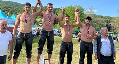 Gölcük Belediyespor Pehlivanları Başarıya Doymuyor