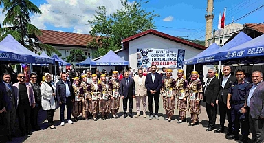 Gölcüklü Kadınlar El Becerilerini Siretiye'de Sergiledi