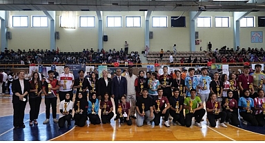 İzmir İmam Hatipler Bilim, Kültür, Sanat ve Spor Şenliği Coşkuyla Gerçekleşti