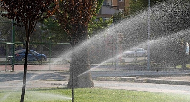 İzmir’in parklarında su kaybına geçit yok