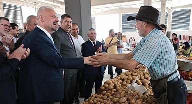 Menemen’de bir kapalı pazar yeri daha açıldı!