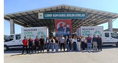 Öğrenciler kapı kapı dolaşılarak halka çevre bilinci kazandırıyor