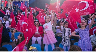 Özlem Duyulan 19 Mayıs Kutlamaları Keçiören’i Coşturdu