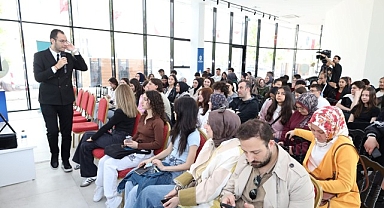 Prof. Dr. Samur, gençlerle yapay zekâyı konuştu