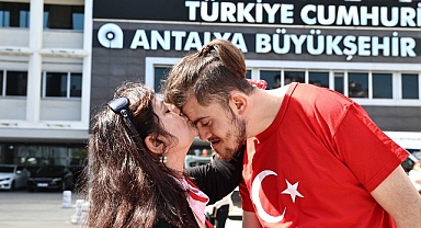 Temsili askerlik yapacak engelli bireylere davullu-zurnalı uğurlama