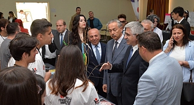 Türkiye'nin Geleceğini Genç Beyinler İnşa Ediyor