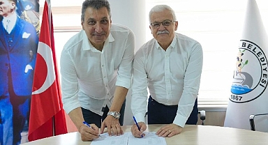 Aslan Yol Burhaniye Belediyespor'da Başantrenör Mustafa Seçerlioğlu dönemi başladı