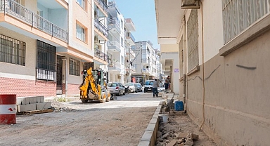 Balçova’da park yenileme ve çevre düzenleme mesaisi