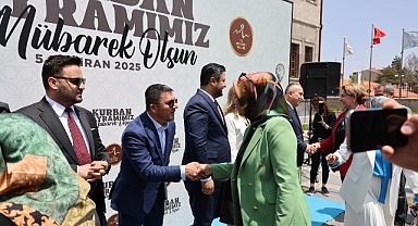 Belediye Başkanı Rasim Arı, Bayramlaşma Törenine Katıldı