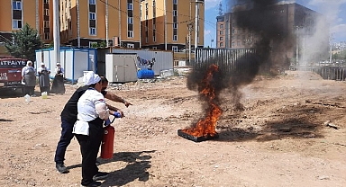 Büyükşehir İtfaiyesi'nden uygulamalı eğitimi