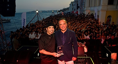 Emin Hitay’dan lise mezuniyetinin 50. yılında öğrencilere konser armağanı