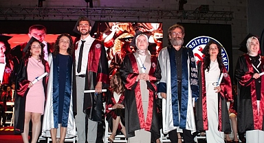 EÜTF’de 65. Dönem Mezunları Büyük Bir Coşku İle Uğurlandı