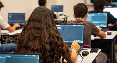 Gençler İBBTech Teknoloji Takımı’nın Seçmeleri İçin Yarıştı