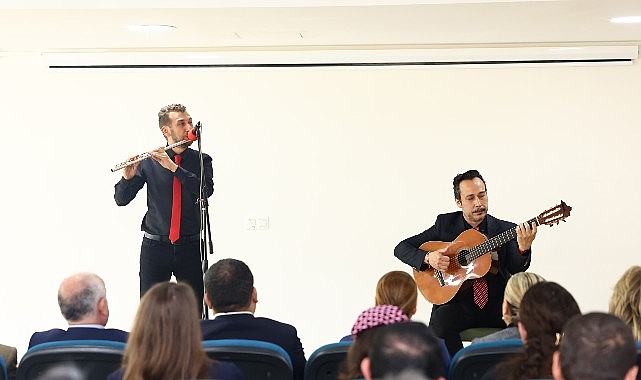 Gönüllü okuyucuların sesi, görme engellilere ışık oldu