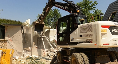 Hasanağa’da kaçak villalar yıkıldı