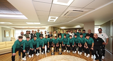 Kocaelispor'un şampiyon gençleri Büyükakın'a geldi