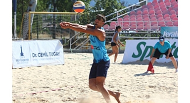 Plaj voleybolunun kalbi İzmir’de attı