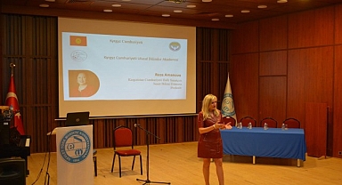 Prof. Dr. Amanova, “Komuz atalarımızın sesi, ruhumuzun aynasıdır”