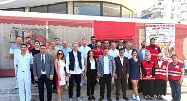 Türk Kızılay Bayraklı Şubesi’nden Anlamlı Kahvaltı Buluşması
