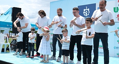Uçurtmalar gökyüzünü, sevgi yürekleri sardı
