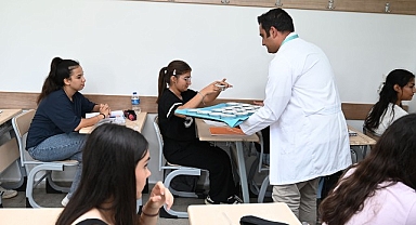 Başkan Topaloğlu’ndan gençlere aşure ikramı