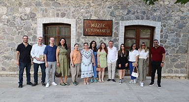 Büyükşehir’in yazarlık atölyesi 'Anlatılmayan Öyküler' kitabıyla ilk meyvesini verdi