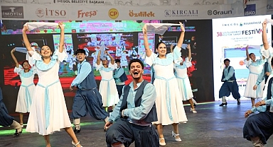 İnegöl’ün Kültür Ve Kardeşlik Festivalinde Altın Mobilyanın Sahibi KKTC