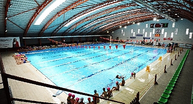 Karşıyaka Belediyesi Yüzme Havuzu’na modern dokunuş