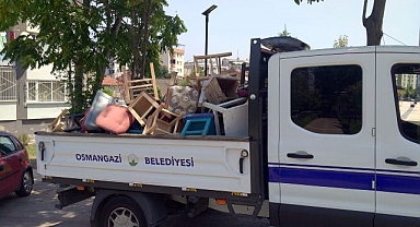 Zabıtadan kaldırım işgaline müdahale
