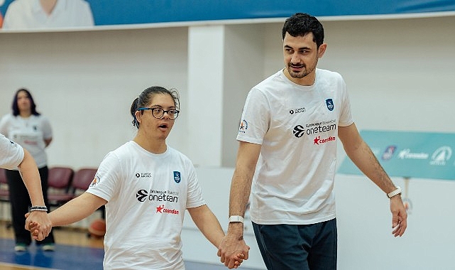 Anadolu Efes Spor Kulübü'nün 2024-2025 Sezonu