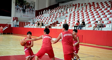 Bayraklı'da 3 bin 77 kişi yaz spor okullarında buluştu