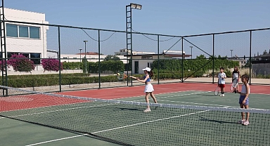 Büyükşehir Belediyesi Döşemealtı’nda yeni tenis kursu açtı