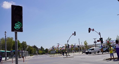 Büyükşehir, kırmızı ışıkla