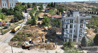 Çayırova'da riskli yapıların yıkımına başlandı