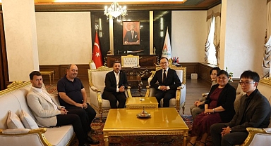Çin Halk Cumhuriyeti Büyükelçisi Xuebin, Belediye Başkanı Arı’yı Ziyaret Etti