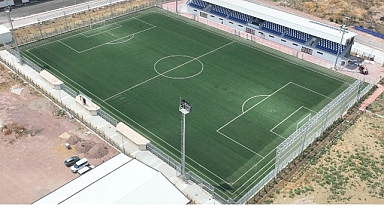 Gençler için bir futbol sahası da Alikahya'ya