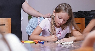 Gün boyunca çocuklar sanatla iç içe