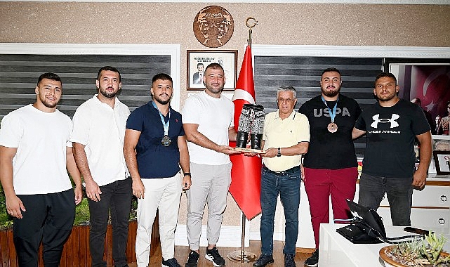 Güreşçilerden Başkan Topaloğlu’na ziyaret