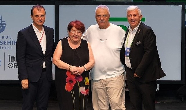 Halil Ergün ve Defne Yalnız'a 'Yaşam Boyu Başarı Ödülü' verildi