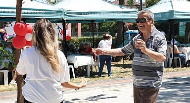 Huzurevi sakinlerinin piknik keyfi