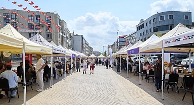 İBB'nin Maltepe'deki kariyer fuarı yoğun ilgi gördü