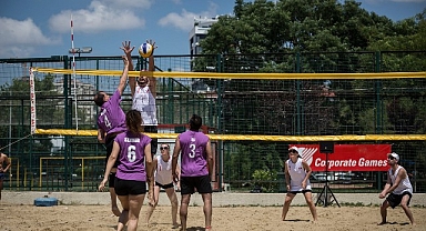 Kadıköy Belediyesi Kalamış Spor Merkezi, plaj voleybolunun yıldızlarını ağırlıyor