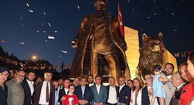 Keçiören'de 30 Ağustos Zafer Anıtı görkemli törenle açıldı