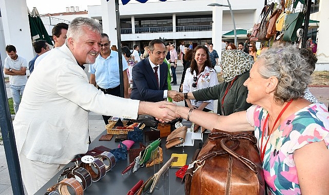 Lüleburgaz Belediyesi'nin 'Üreten Kadın Meydanı' açıldı
