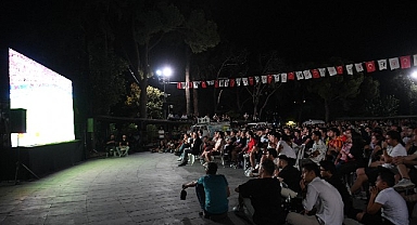 12 Dev Adam’ın final heyecanı Bornova’da dev ekranda yaşanacak