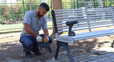 Bayraklı'da parklar yenileniyor
