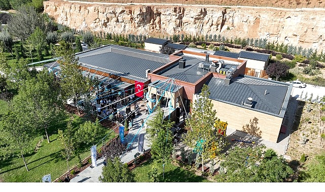 Doğa ve Modern Mimarinin Buluştuğu Kanyon Cafe Açıldı